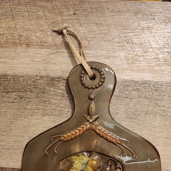 Ceramic Cheese Board with Grapes Design - Picture 2 of 8